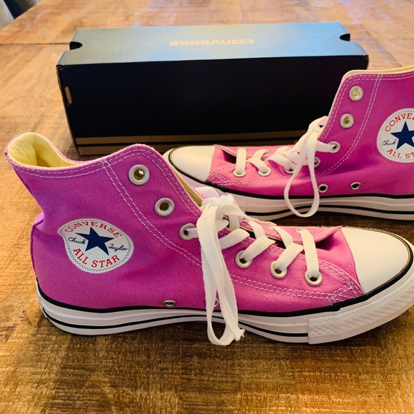 converse fuchsia glow